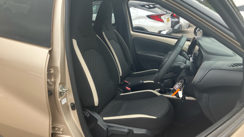 Toyota Aygo X 1.0 VVT-i Edge 5dr Petrol Hatchback